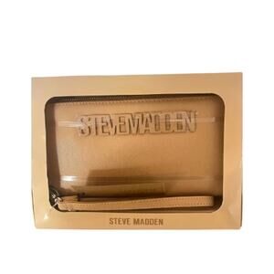 Steve Madden Oversized Wristlet Wallet in Camel Beige New with Tag & Boxed